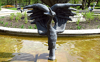Rzeźby z olsztyńskiego Parku Podzamcze zostaną poddane konserwacji